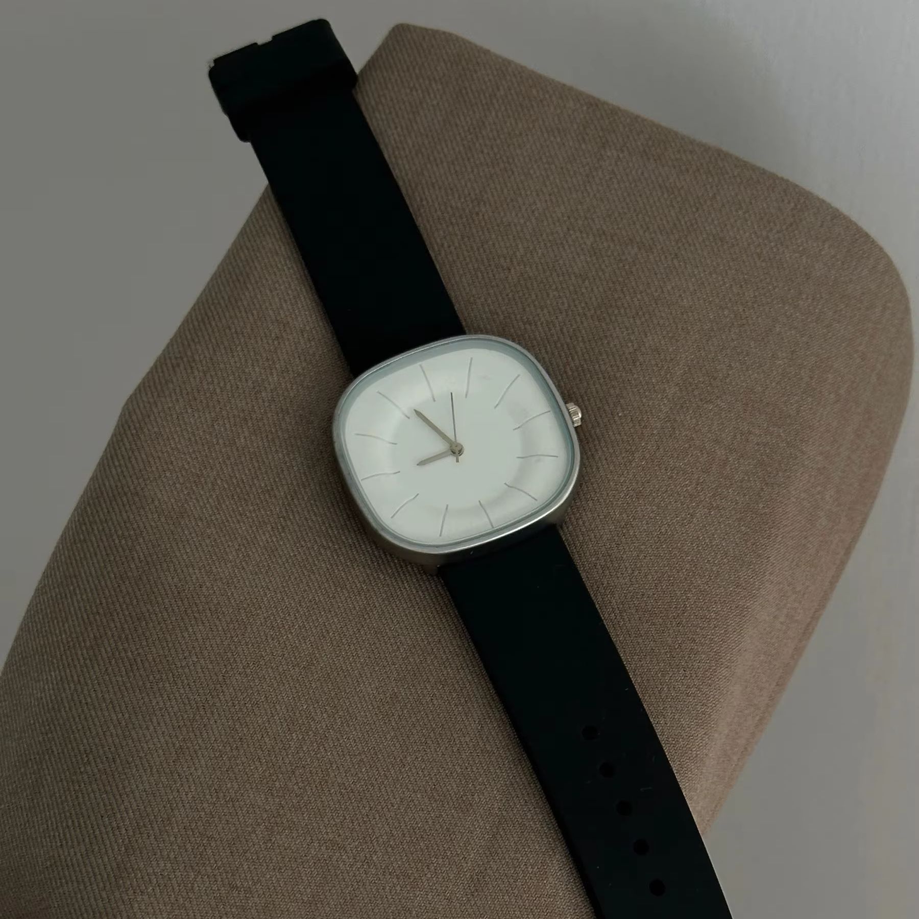 Women'S Accessories To Wear With Watch - หน้าปัดสี่เหลี่ยมแบบมินิมอล นาฬิกาข้อมือผู้หญิง สายซิลิโคน ลำลอง ใช้ได้ทุกวัน นาฬิกาข้อมือสุภาพสตรี