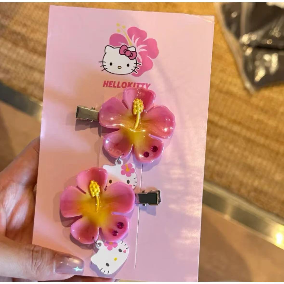 กิ๊บติดผมลายดอกไม้เฮลโลคิตตี้  - Women Accessories Wholesale บทวิจารณ์และราคา